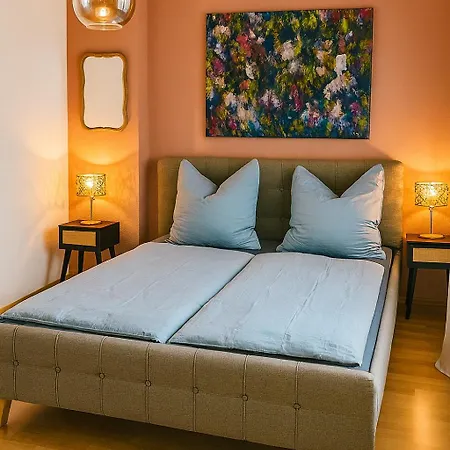 Elegante Designwohnung Mit Balkon 15min Airport Und Parken *